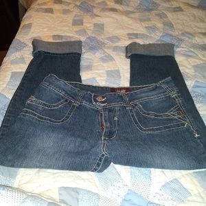 Cute Capri blue jeans by Angels size 6